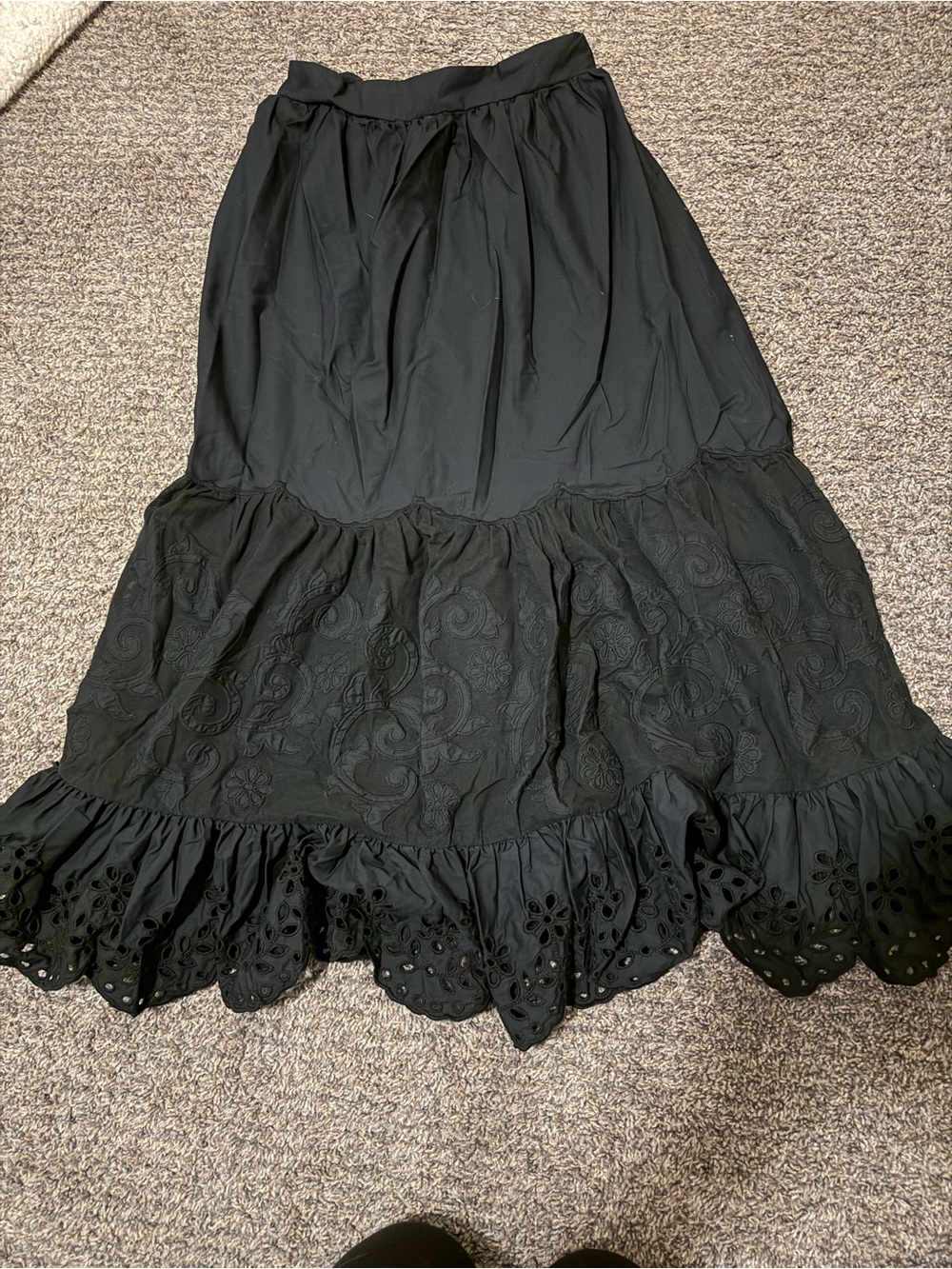 Abercrombie & Fitch Elevated Embroidered Maxi Skirt - SMALL - Picture 4 of 5
